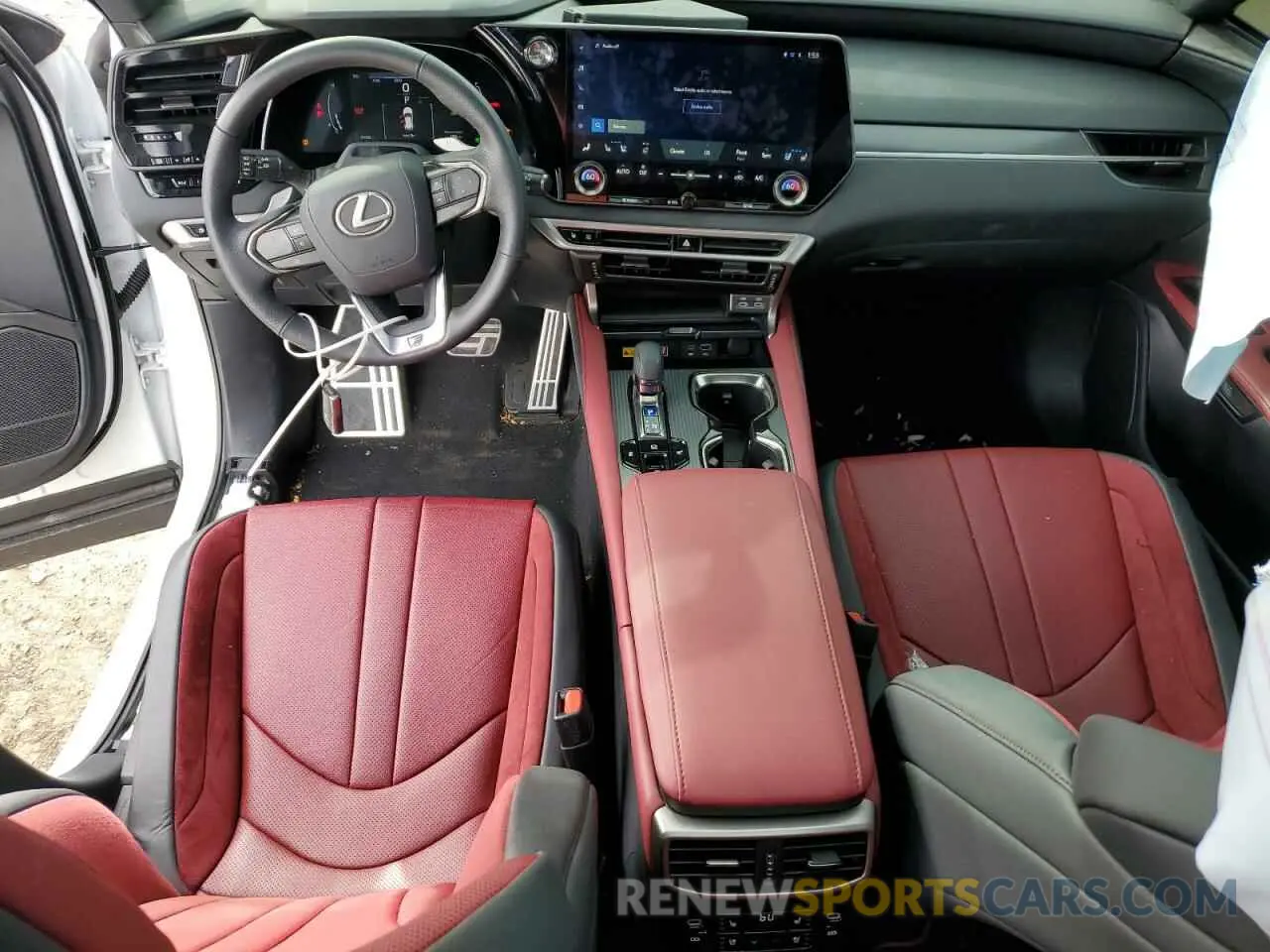 8 fotografías del automóvil dañado 2T2BCMEA6RC017747 LEXUS RX 500H F 2024