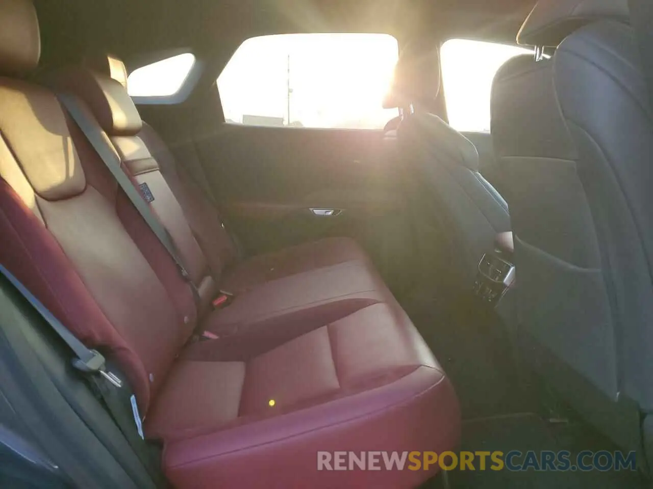 11 fotografías del automóvil dañado 2T2BCMEA7RC014324 LEXUS RX 500H F 2024