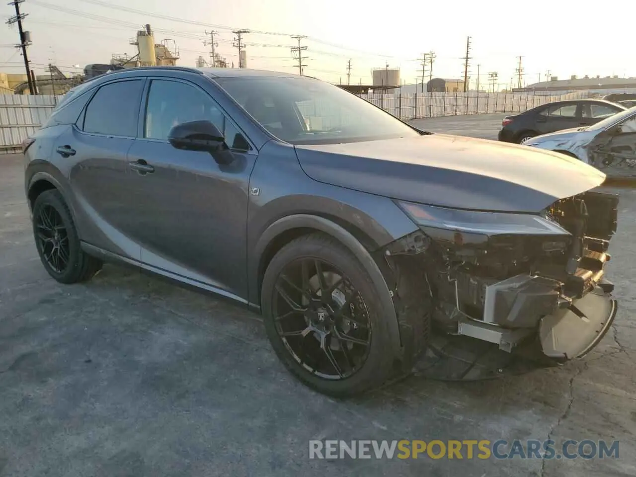 4 fotografías del automóvil dañado 2T2BCMEA7RC014324 LEXUS RX 500H F 2024
