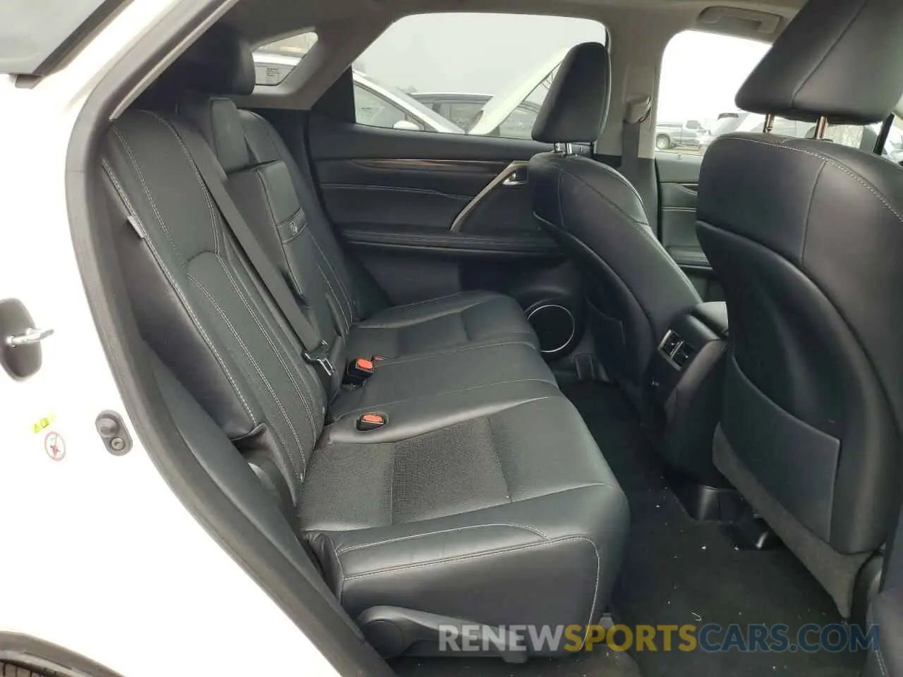 11 fotografías del automóvil dañado 2T2BZMCA3KC189080 LEXUS RX350 2019