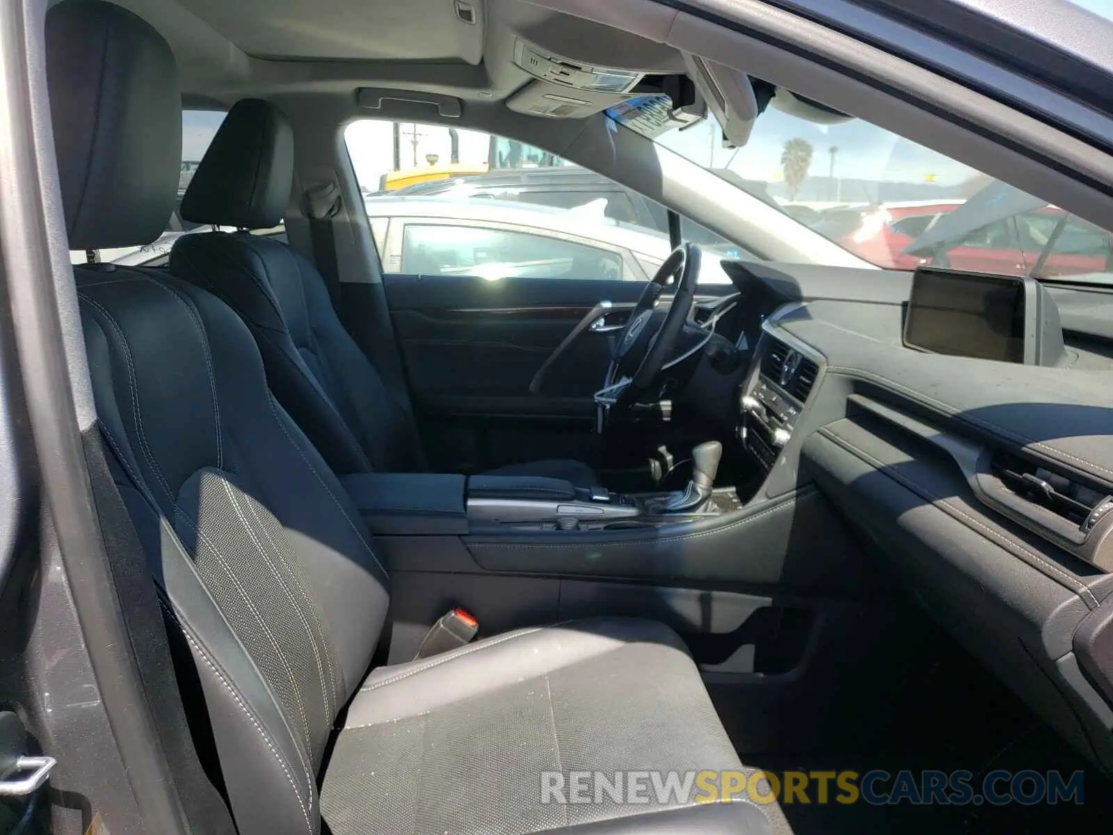5 fotografías del automóvil dañado 2T2BZMCA5KC168201 LEXUS RX350 2019