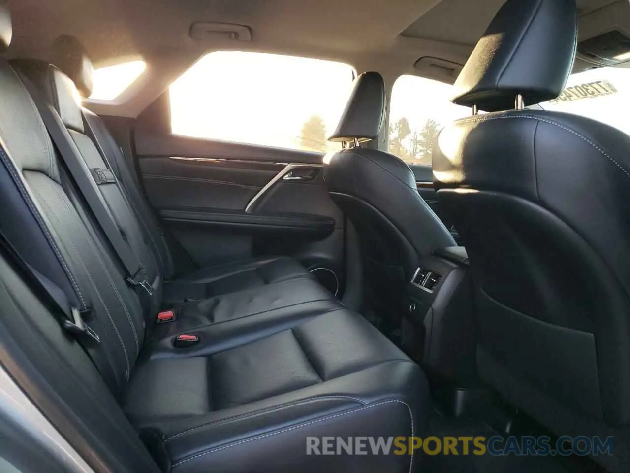 11 fotografías del automóvil dañado 2T2BZMCA5KC171566 LEXUS RX350 2019