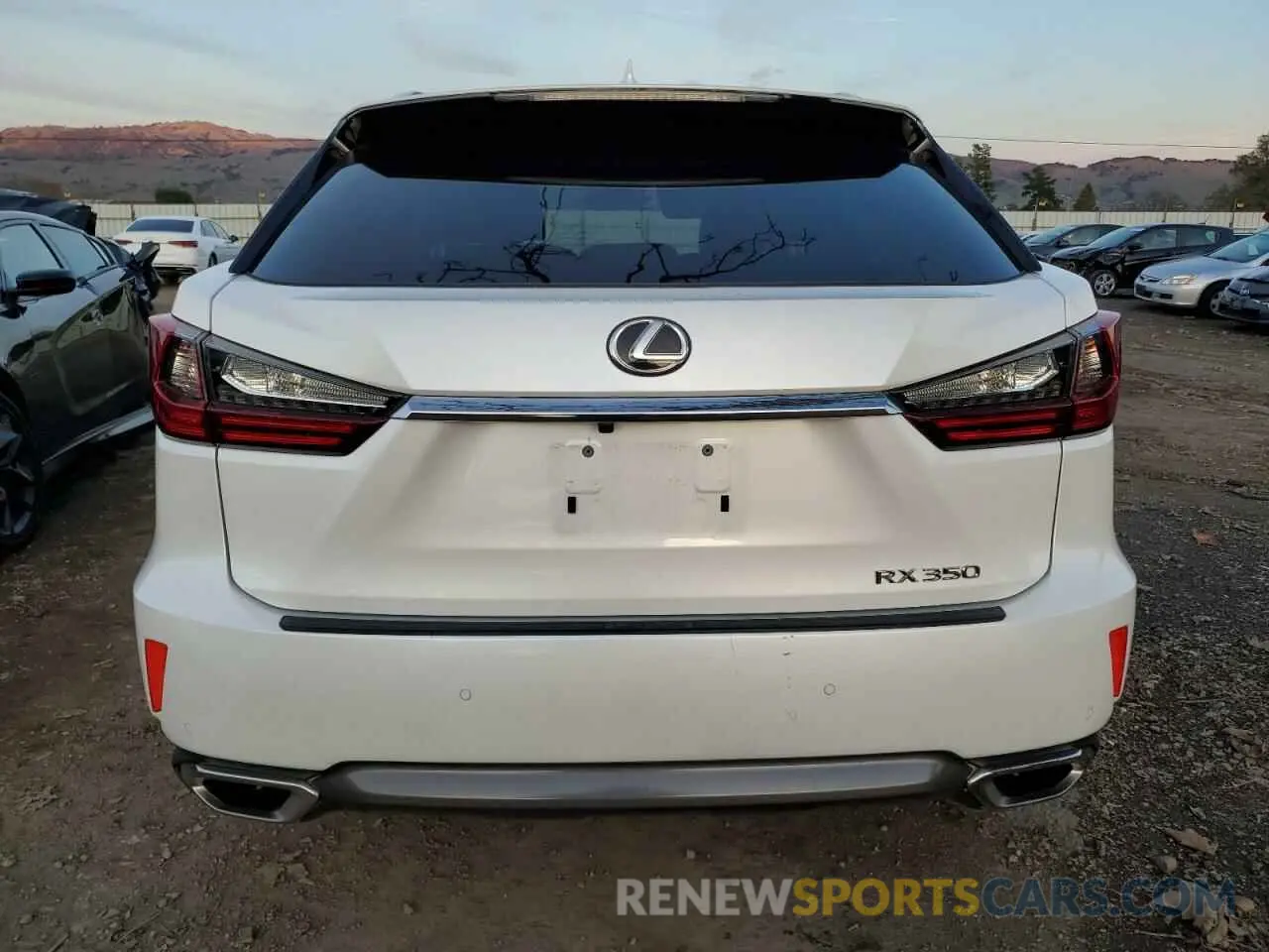 6 fotografías del automóvil dañado 2T2BZMCA7KC190104 LEXUS RX350 2019
