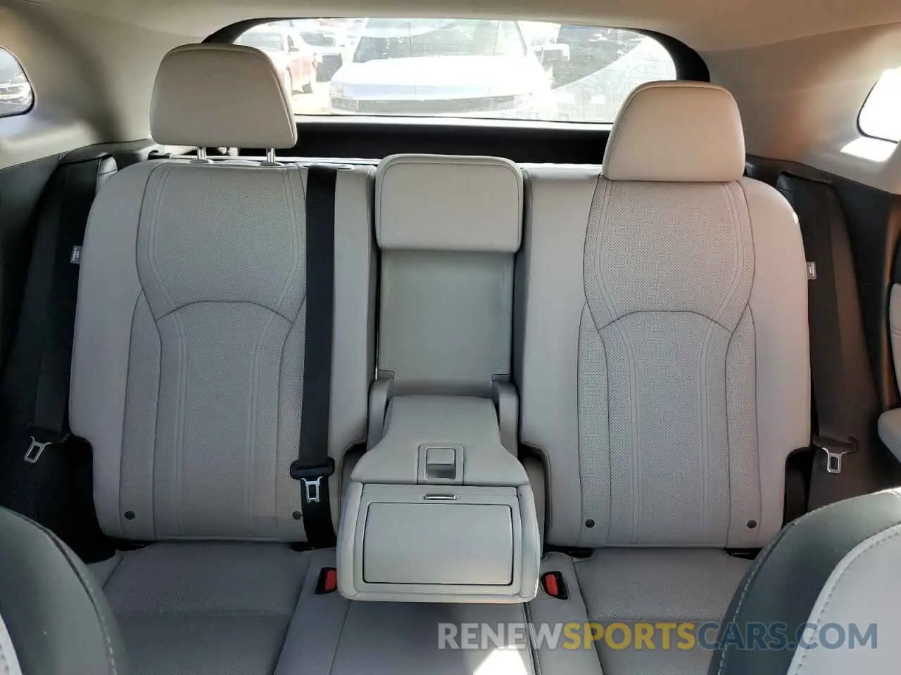 10 fotografías del automóvil dañado 2T2BZMCA9KC174289 LEXUS RX350 2019