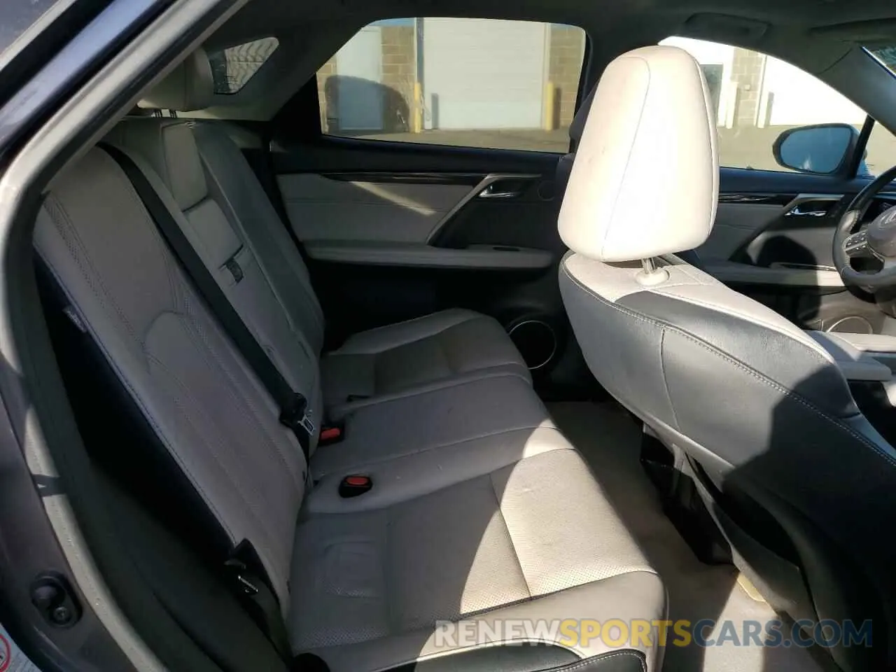 11 fotografías del automóvil dañado 2T2BZMCAXKC174303 LEXUS RX350 2019