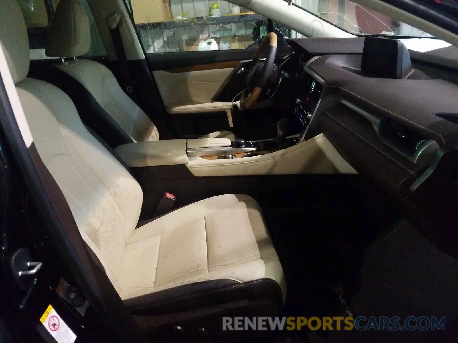 5 fotografías del automóvil dañado 2T2ZZMCA0KC119003 LEXUS RX350 2019