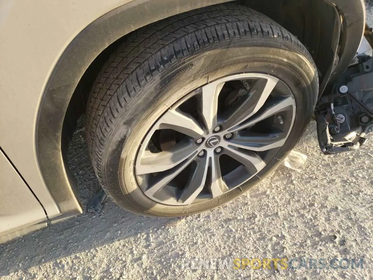 9 fotografías del automóvil dañado 2T2ZZMCA0KC125495 LEXUS RX350 2019