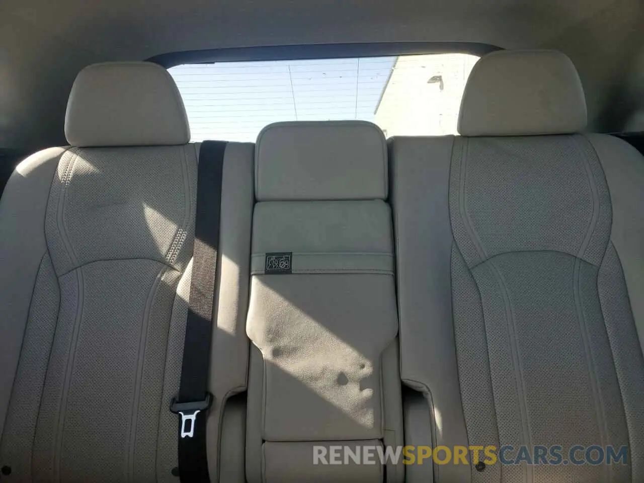 10 fotografías del automóvil dañado 2T2ZZMCA0KC137257 LEXUS RX350 2019