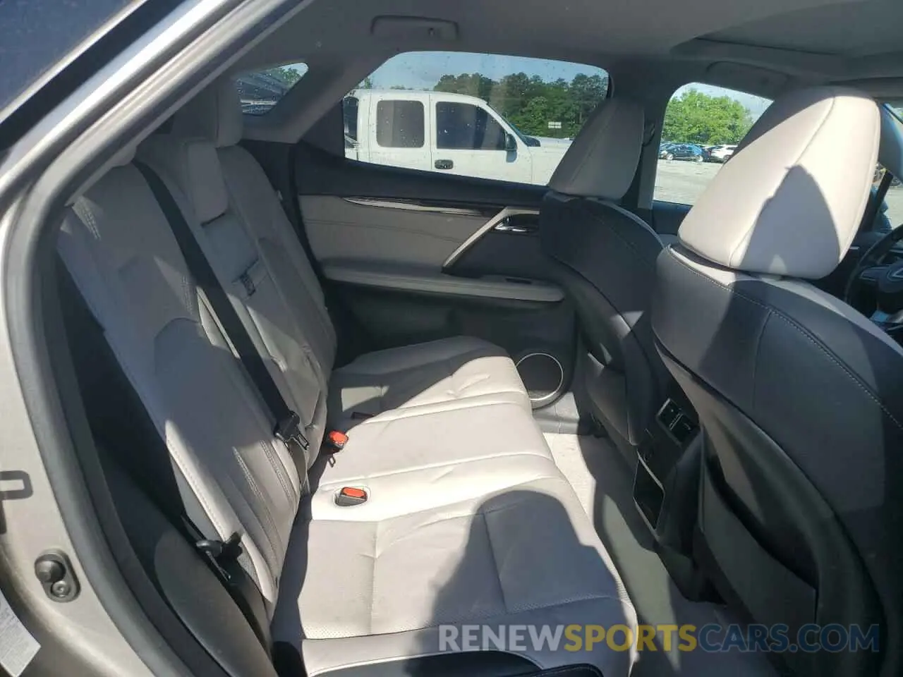 11 fotografías del automóvil dañado 2T2ZZMCA0KC137257 LEXUS RX350 2019