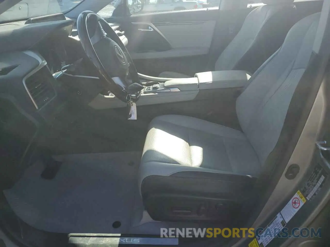 7 fotografías del automóvil dañado 2T2ZZMCA0KC137257 LEXUS RX350 2019