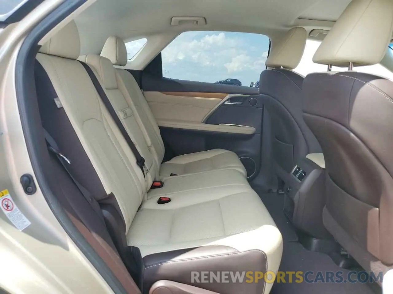 11 fotografías del automóvil dañado 2T2ZZMCA2KC131136 LEXUS RX350 2019