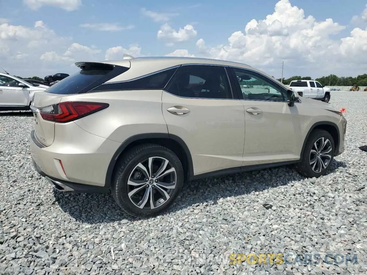 3 fotografías del automóvil dañado 2T2ZZMCA2KC131136 LEXUS RX350 2019