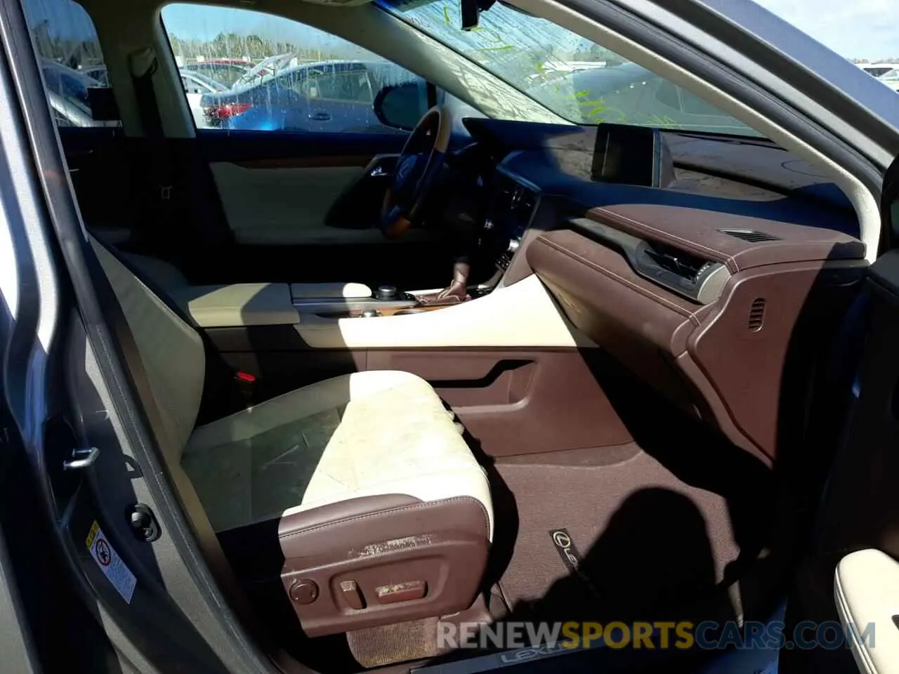 5 fotografías del automóvil dañado 2T2ZZMCA2KC141665 LEXUS RX350 2019