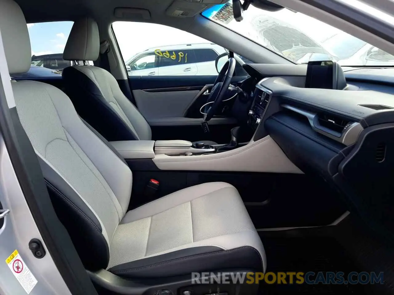 5 fotografías del automóvil dañado 2T2ZZMCA3KC147216 LEXUS RX350 2019