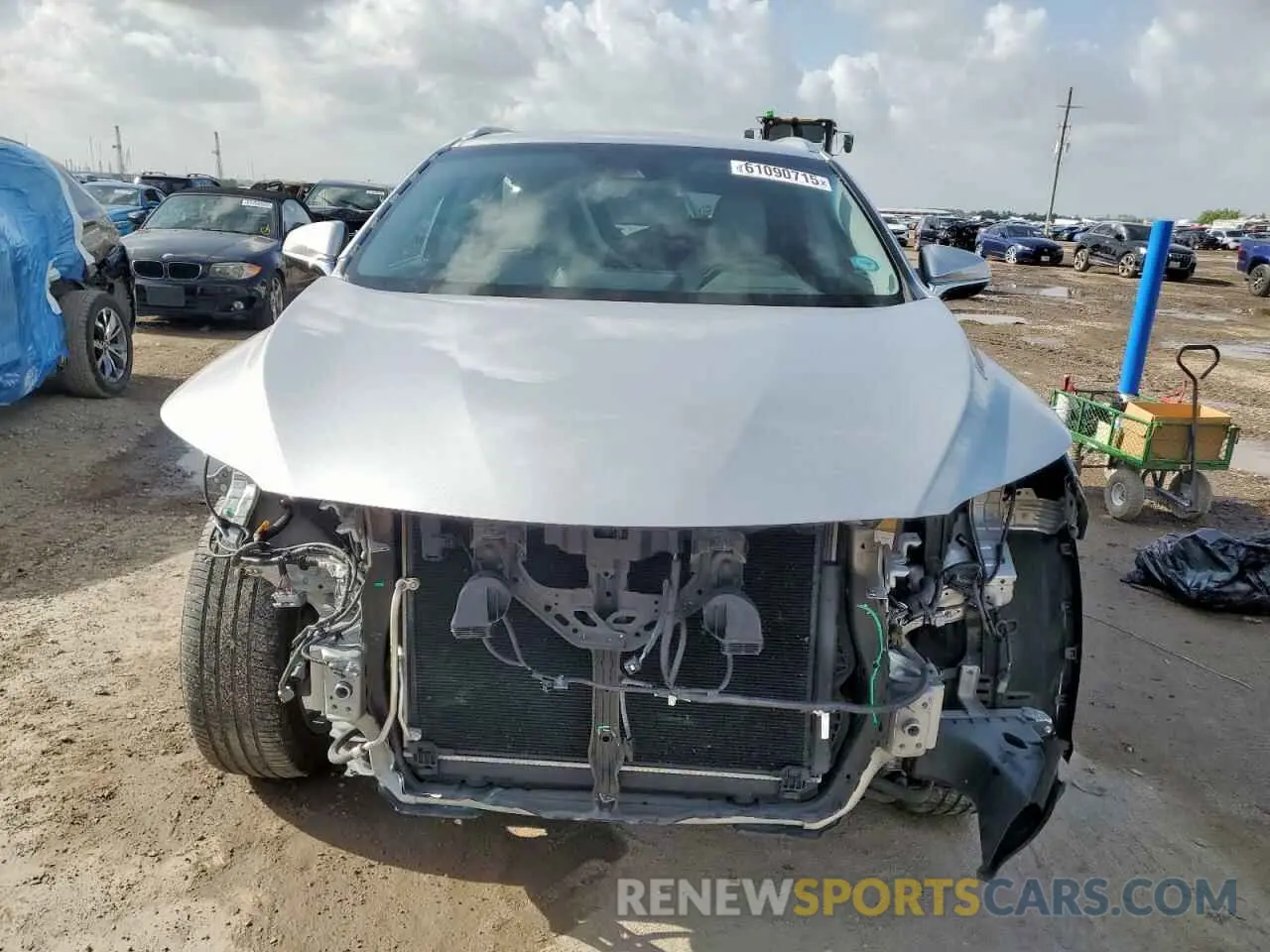 5 fotografías del automóvil dañado 2T2ZZMCA3KC150651 LEXUS RX350 2019