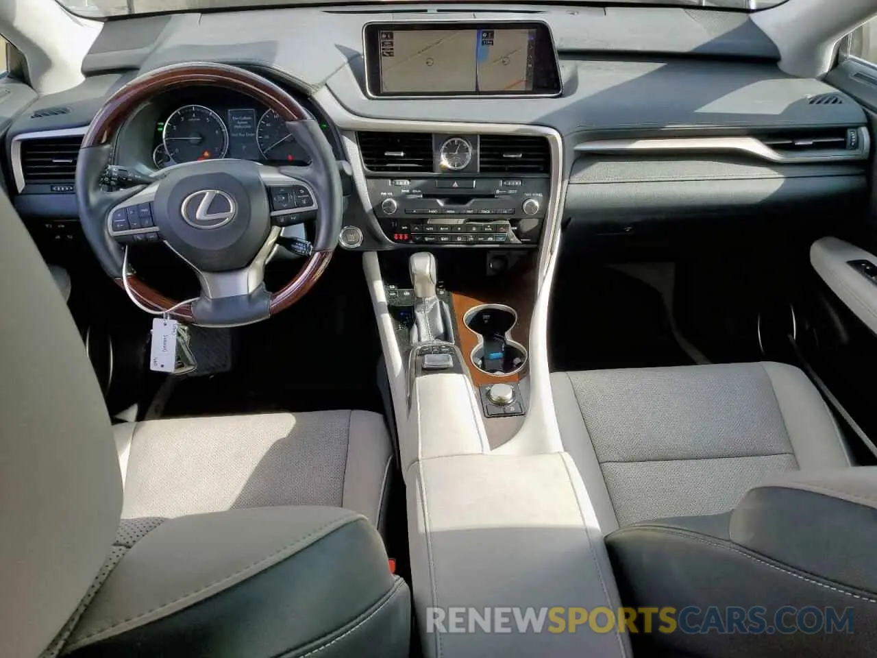 8 fotografías del automóvil dañado 2T2ZZMCA3KC150651 LEXUS RX350 2019