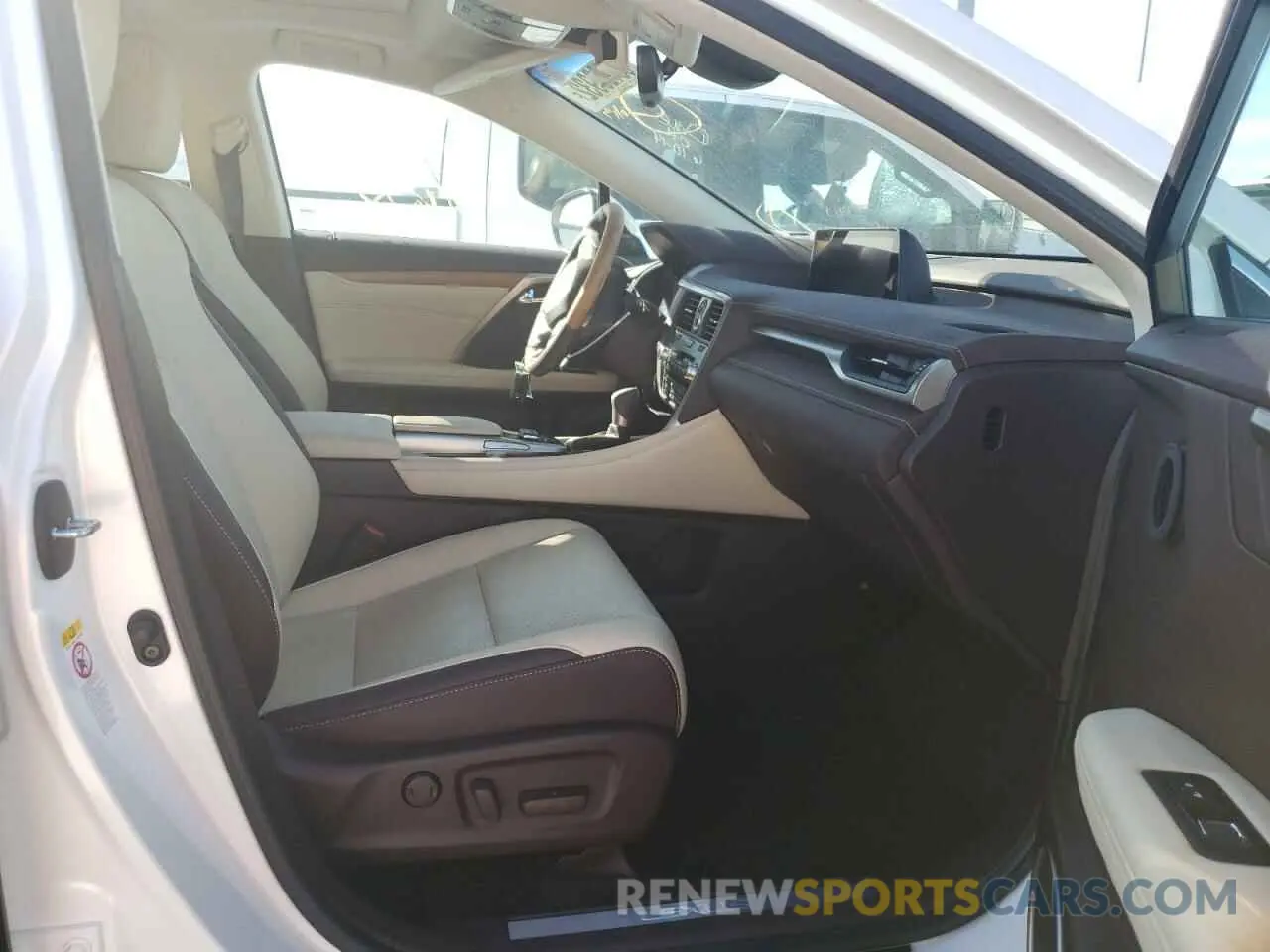 5 fotografías del automóvil dañado 2T2ZZMCA4KC132451 LEXUS RX350 2019
