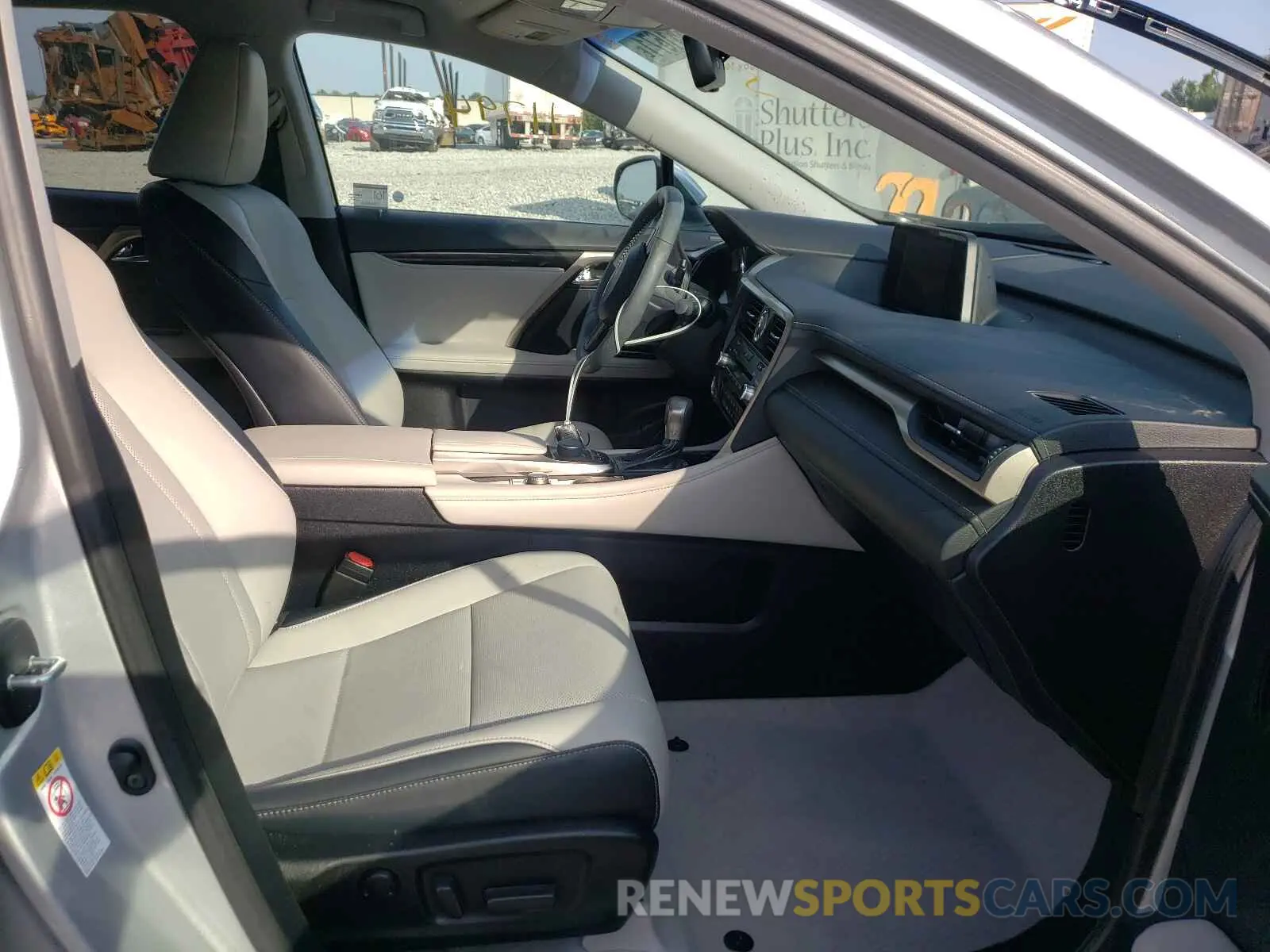 5 fotografías del automóvil dañado 2T2ZZMCA4KC139187 LEXUS RX350 2019