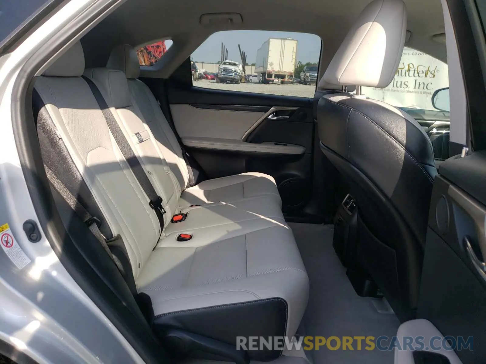 6 fotografías del automóvil dañado 2T2ZZMCA4KC139187 LEXUS RX350 2019