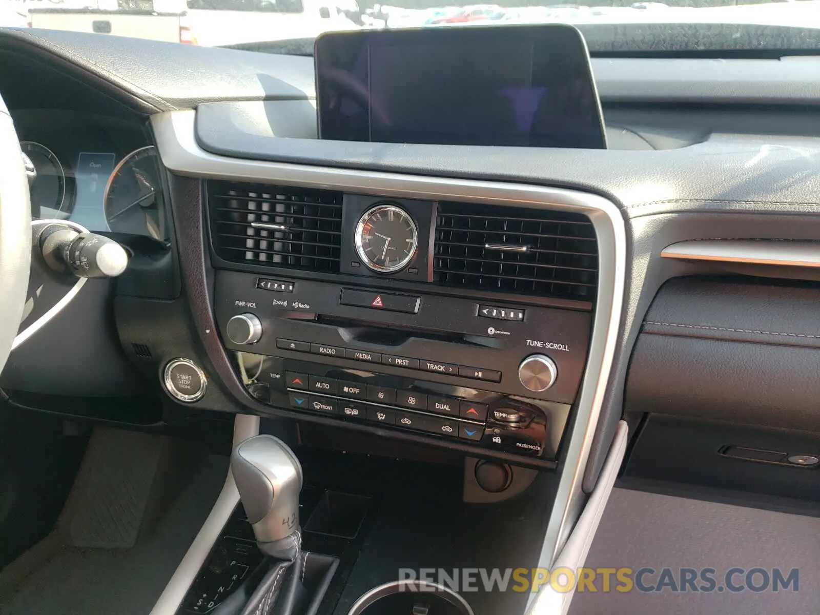 9 fotografías del automóvil dañado 2T2ZZMCA4KC139187 LEXUS RX350 2019