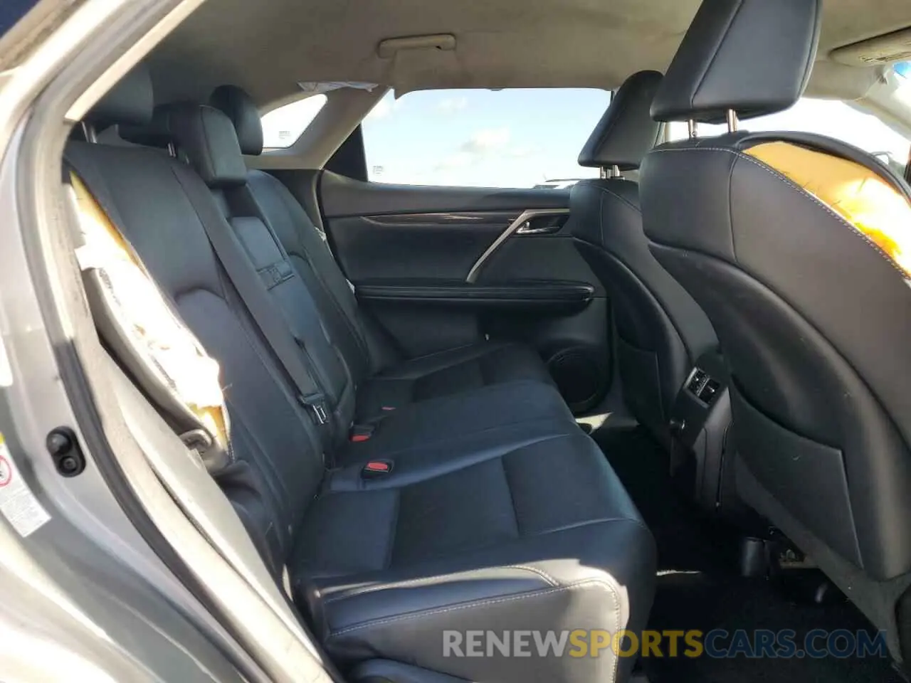 11 fotografías del automóvil dañado 2T2ZZMCA4KC144342 LEXUS RX350 2019