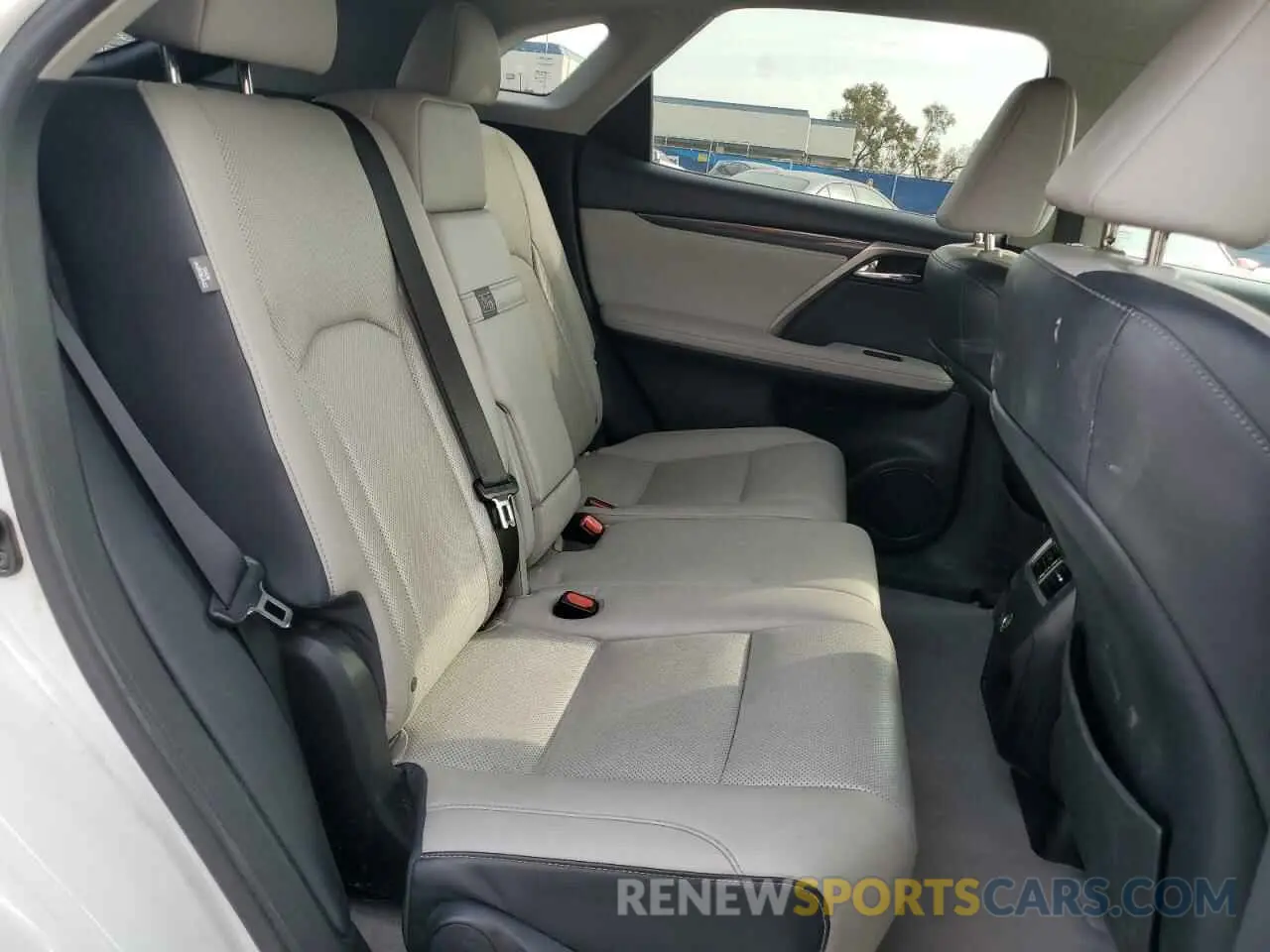 11 fotografías del automóvil dañado 2T2ZZMCA5KC127128 LEXUS RX350 2019