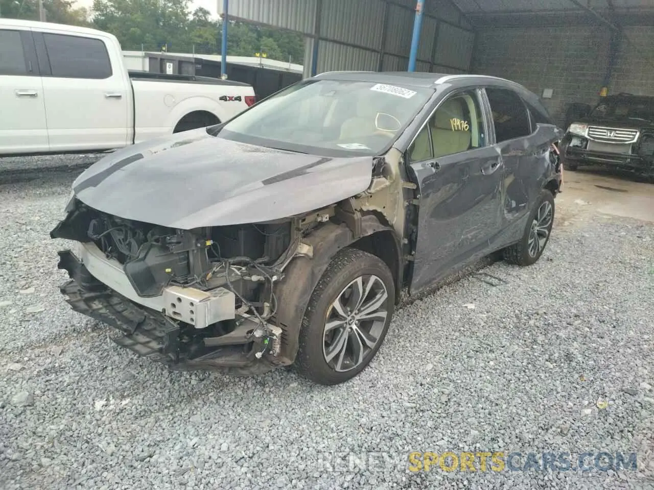 2 fotografías del automóvil dañado 2T2ZZMCA5KC132281 LEXUS RX350 2019