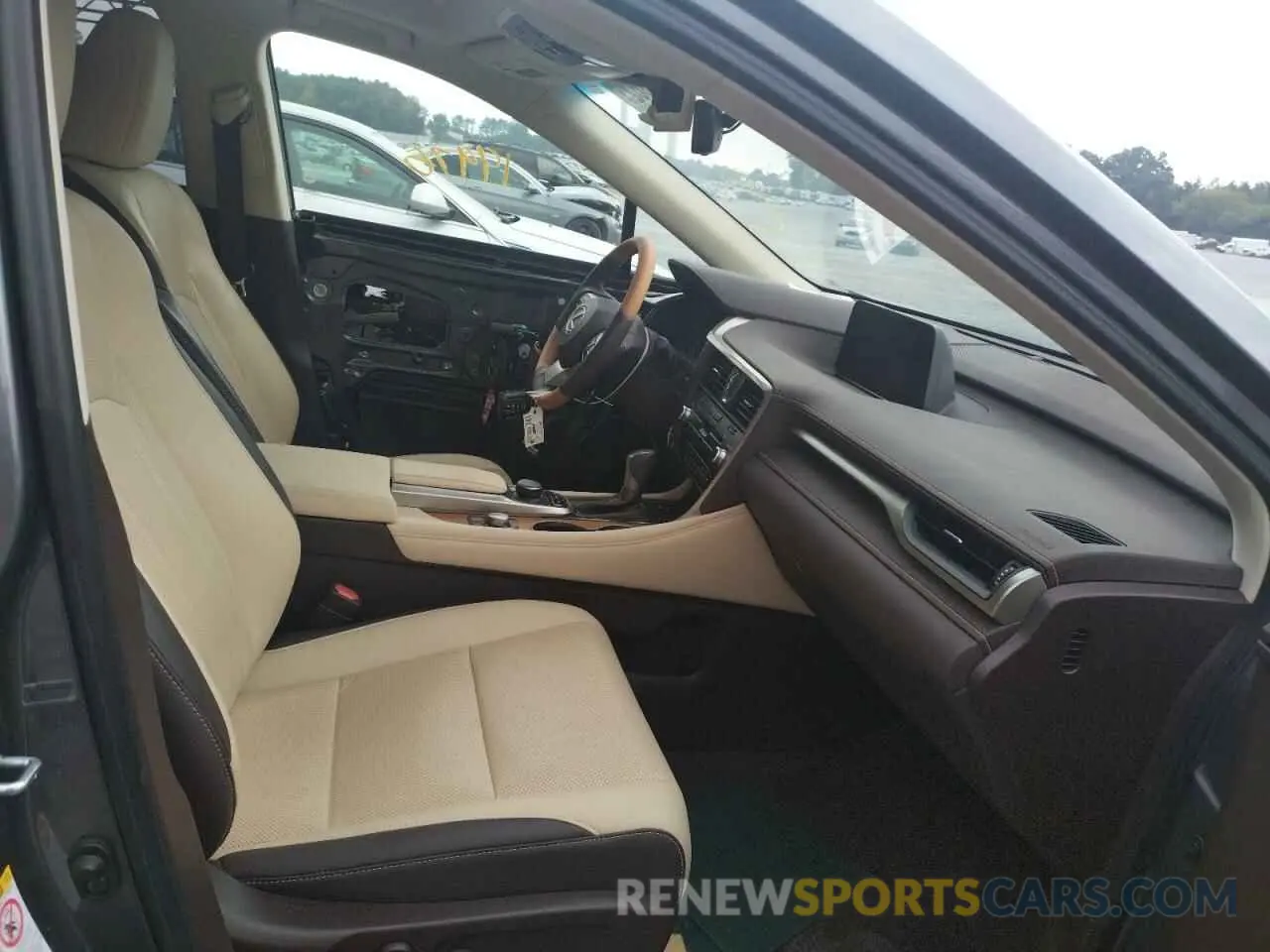 5 fotografías del automóvil dañado 2T2ZZMCA5KC132281 LEXUS RX350 2019