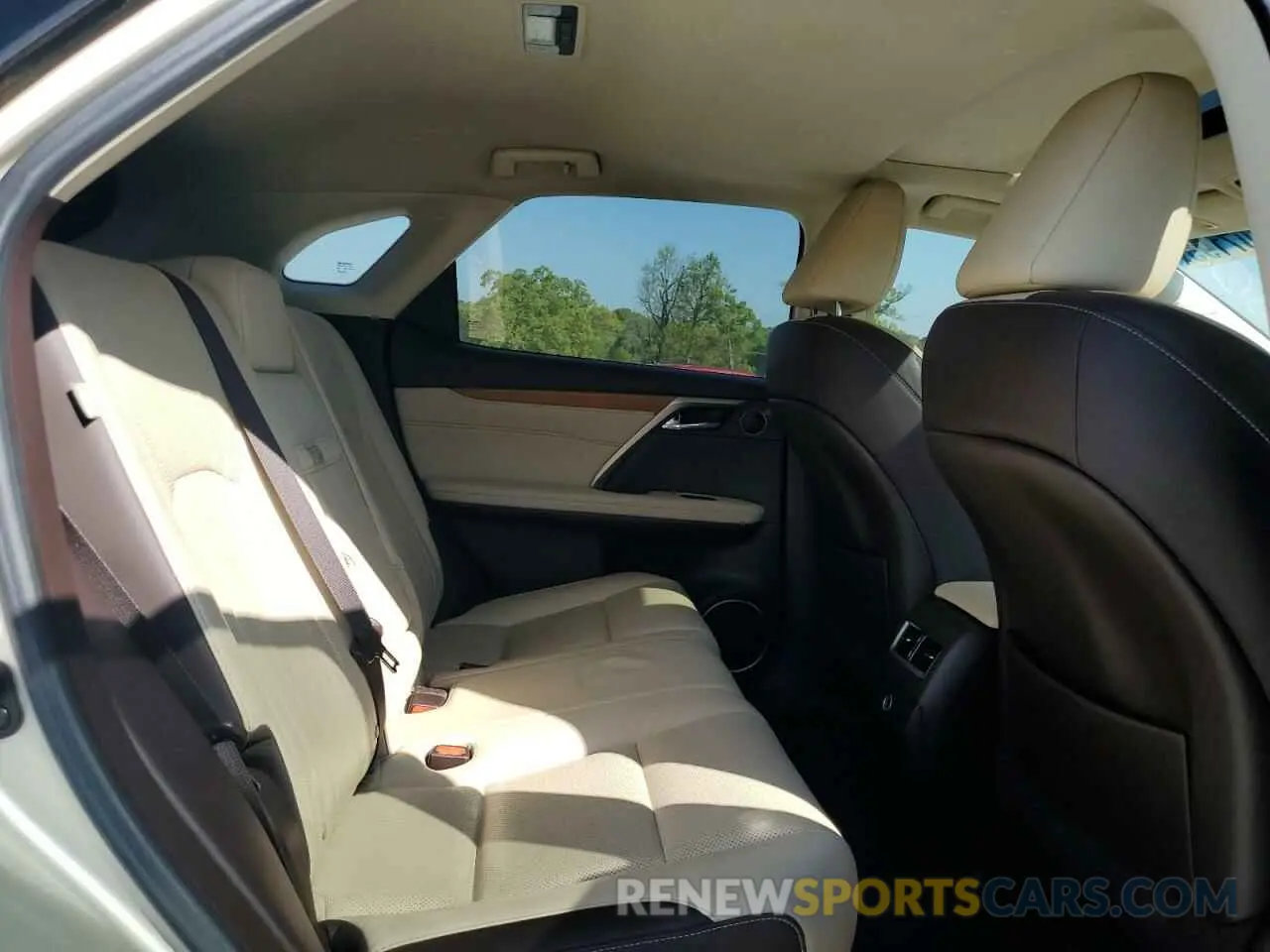 11 fotografías del automóvil dañado 2T2ZZMCA7KC124750 LEXUS RX350 2019