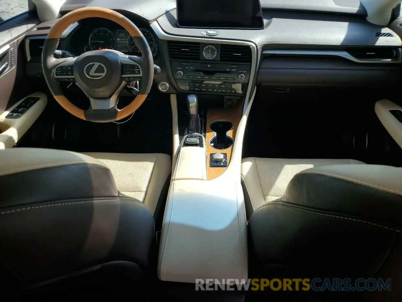 8 fotografías del automóvil dañado 2T2ZZMCA7KC124750 LEXUS RX350 2019