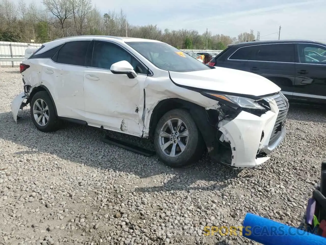 4 fotografías del automóvil dañado 2T2ZZMCA8KC140455 LEXUS RX350 2019