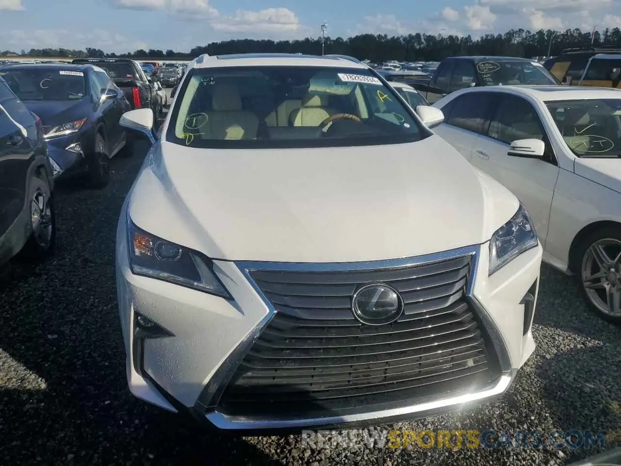 5 fotografías del automóvil dañado 2T2ZZMCA8KC141346 LEXUS RX350 2019