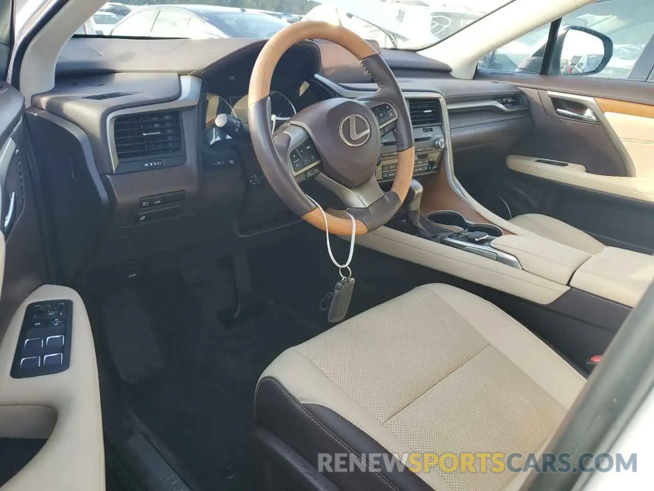 8 fotografías del automóvil dañado 2T2ZZMCA8KC141346 LEXUS RX350 2019