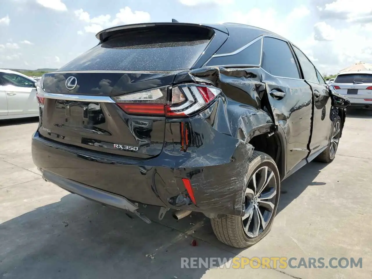 4 fotografías del automóvil dañado 2T2ZZMCA8KC141590 LEXUS RX350 2019