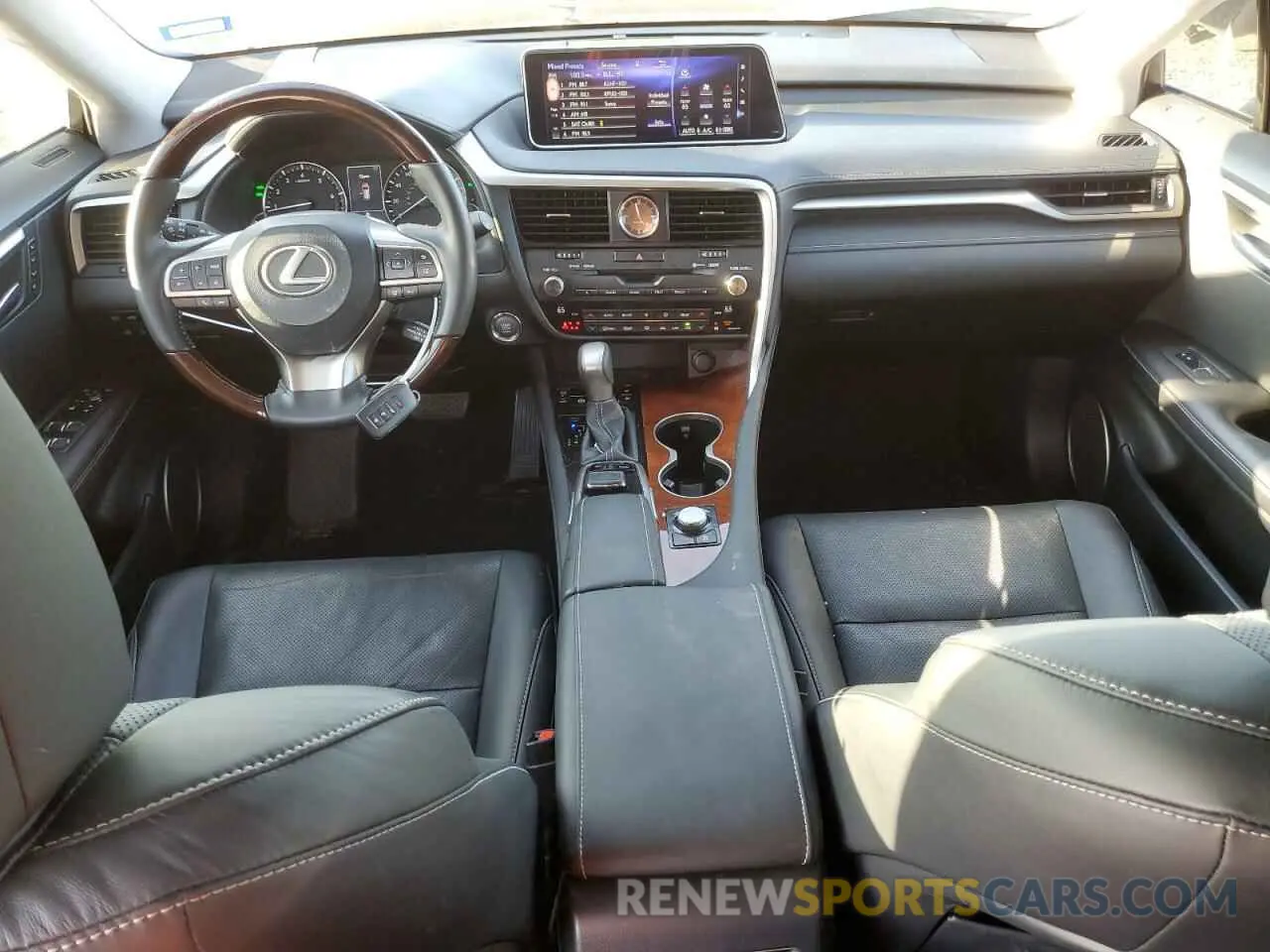 8 fotografías del automóvil dañado JTJGZKCA3K2011549 LEXUS RX350 2019