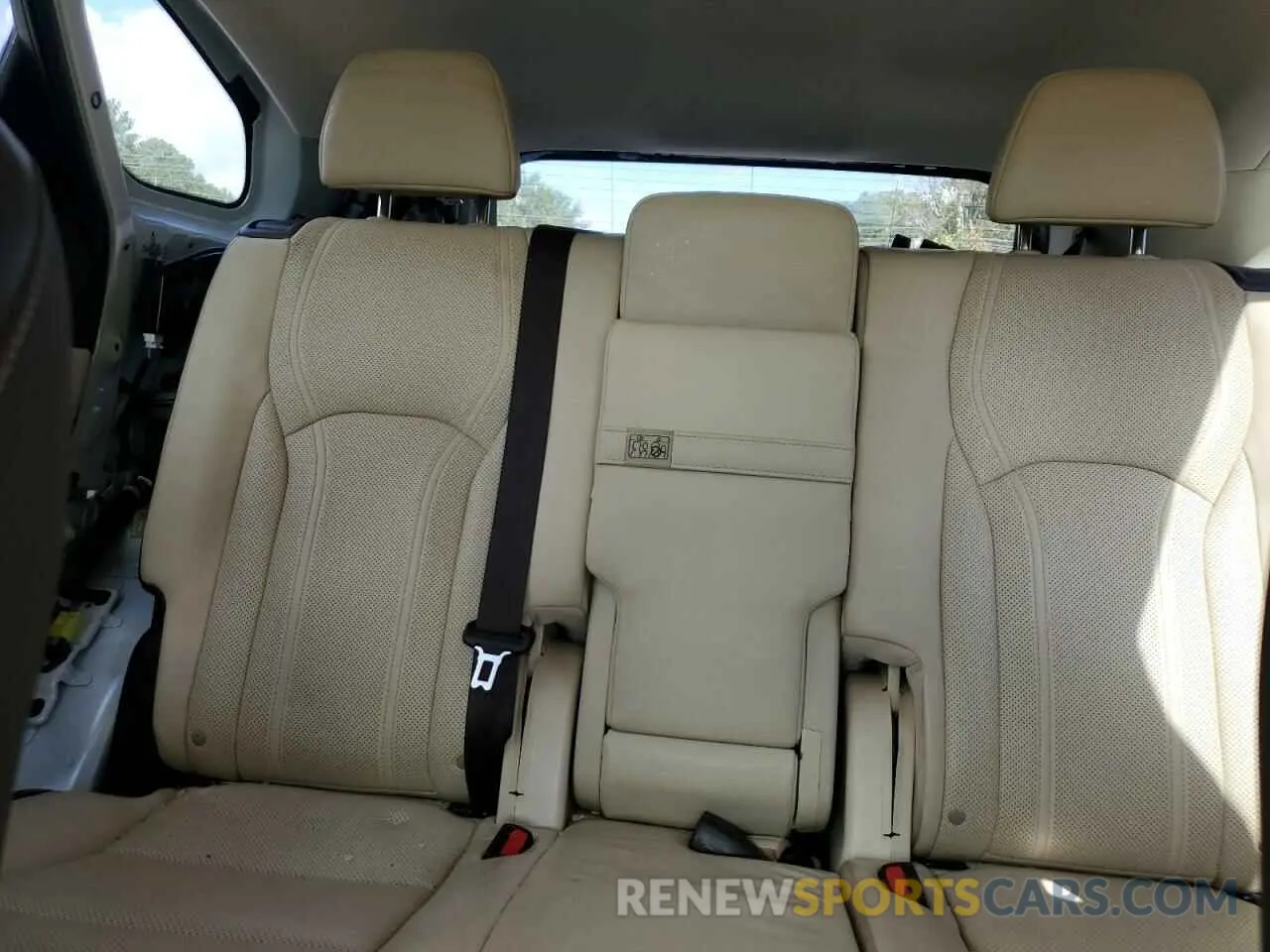 10 fotografías del automóvil dañado JTJGZKCA7K2010114 LEXUS RX350 2019