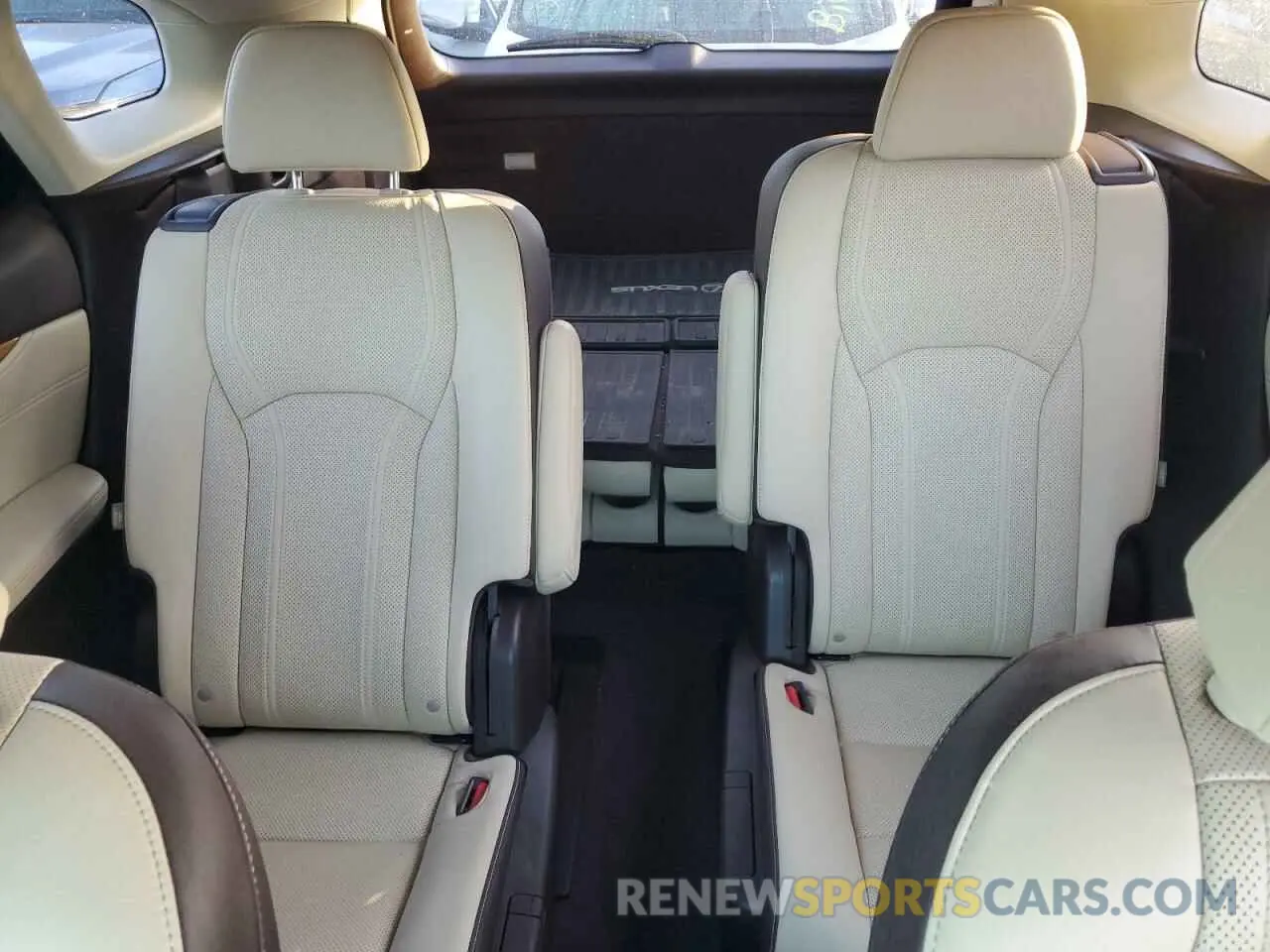 10 fotografías del automóvil dañado JTJGZKCA7K2012848 LEXUS RX350 2019