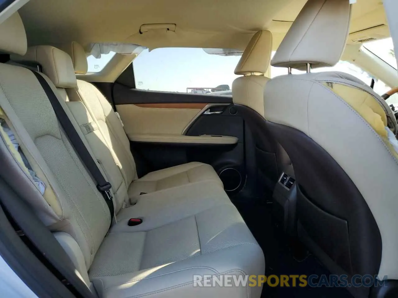 11 fotografías del automóvil dañado 2T2HZMAA4LC160671 LEXUS RX350 2020
