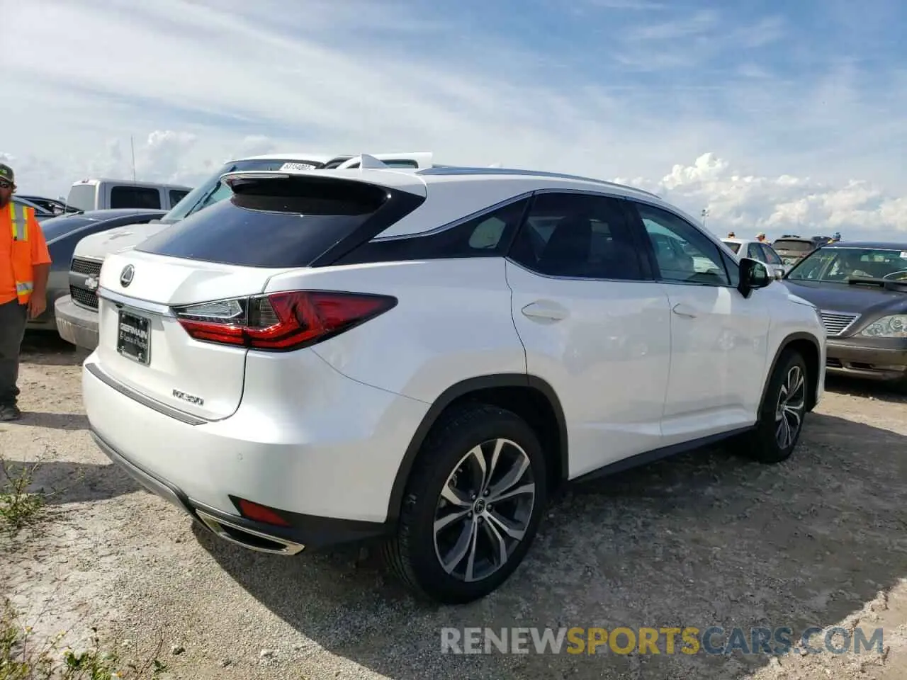 4 fotografías del automóvil dañado 2T2HZMAA6LC151521 LEXUS RX350 2020