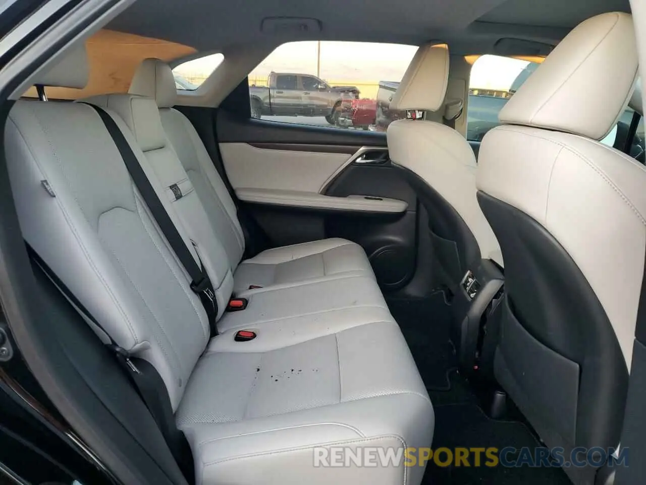 11 fotografías del automóvil dañado 2T2HZMAA6LC159876 LEXUS RX350 2020