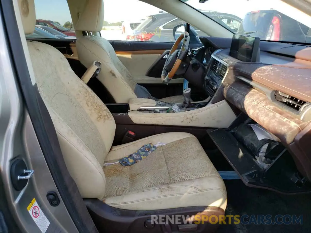 5 fotografías del automóvil dañado 2T2HZMAA9LC159001 LEXUS RX350 2020