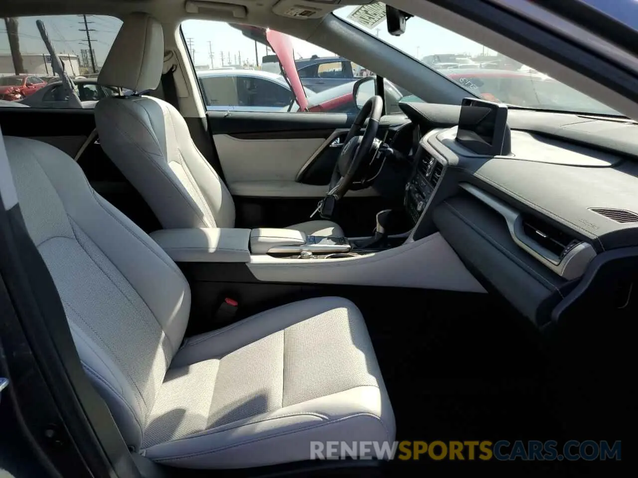 5 fotografías del automóvil dañado 2T2HZMAA9LC162450 LEXUS RX350 2020