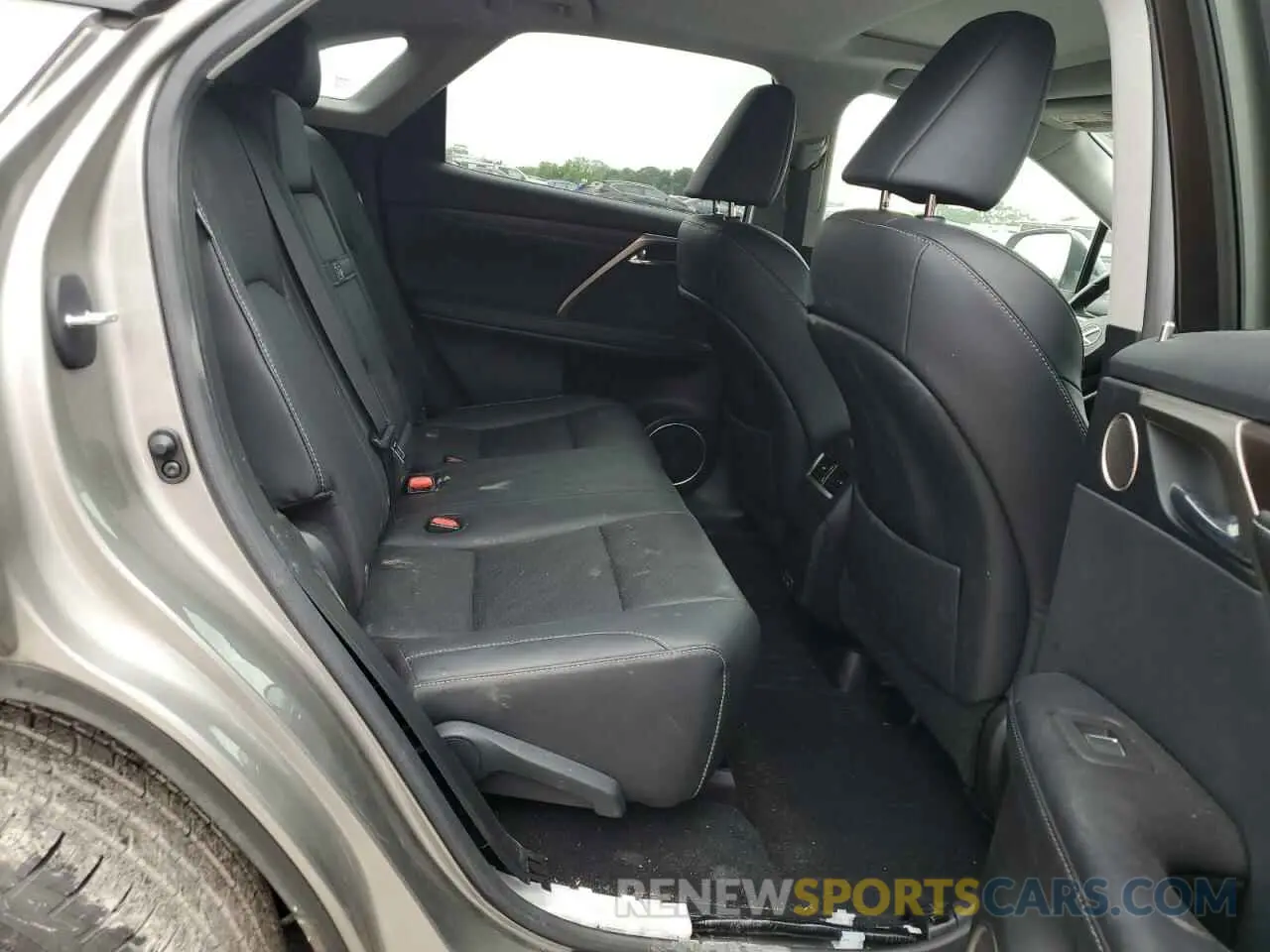 11 fotografías del automóvil dañado 2T2HZMDA1LC242563 LEXUS RX350 2020