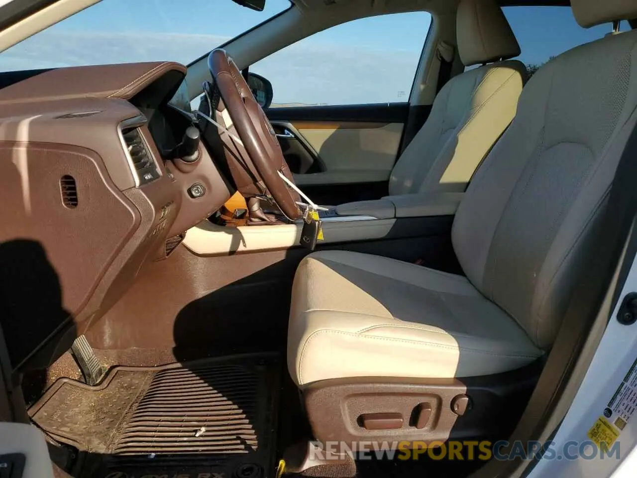 7 fotografías del automóvil dañado 2T2HZMDA6LC253493 LEXUS RX350 2020
