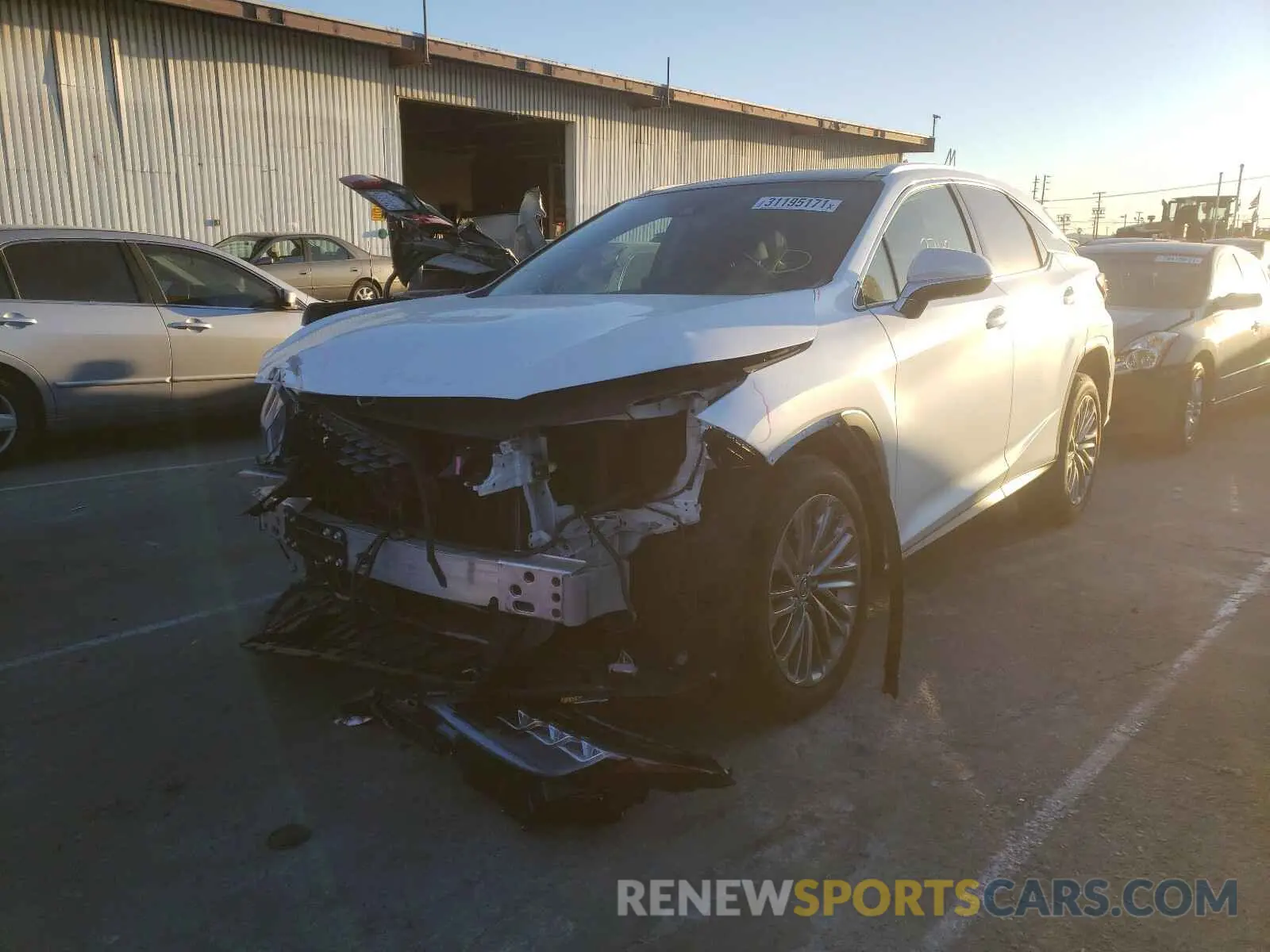 2 fotografías del automóvil dañado 2T2JZMAA5LC178839 LEXUS RX350 2020