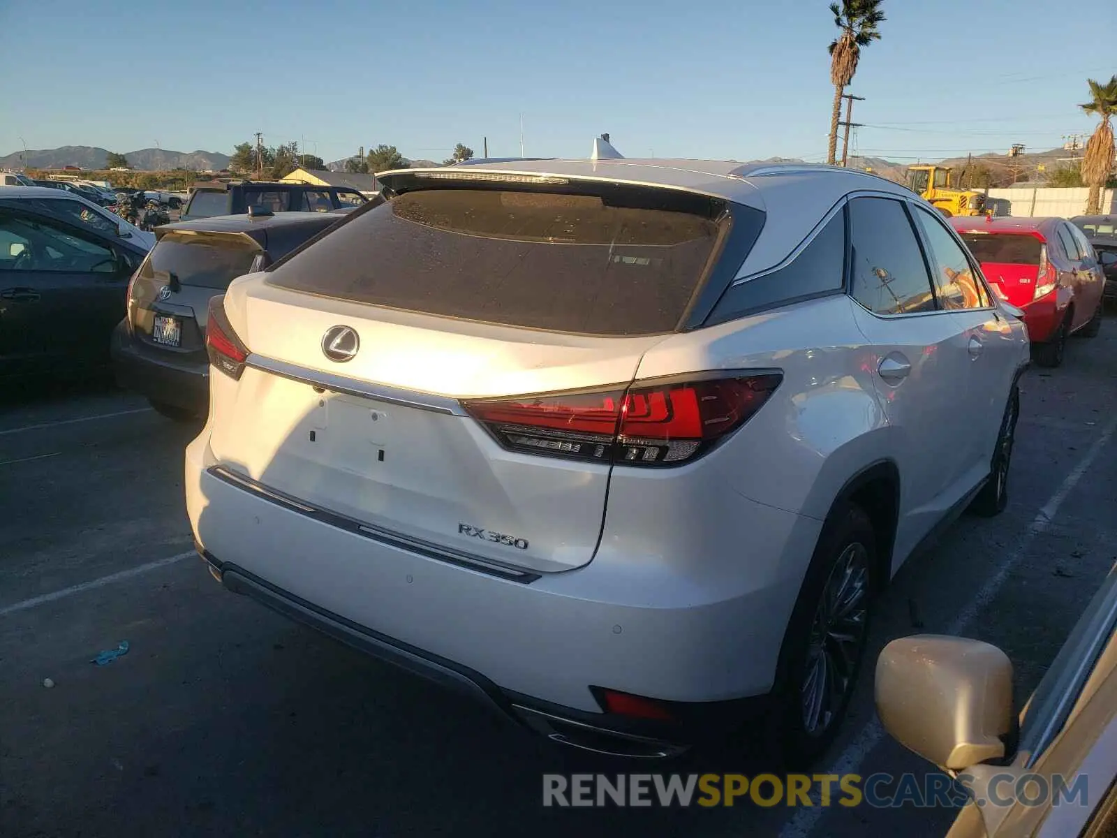 4 fotografías del automóvil dañado 2T2JZMAA5LC178839 LEXUS RX350 2020