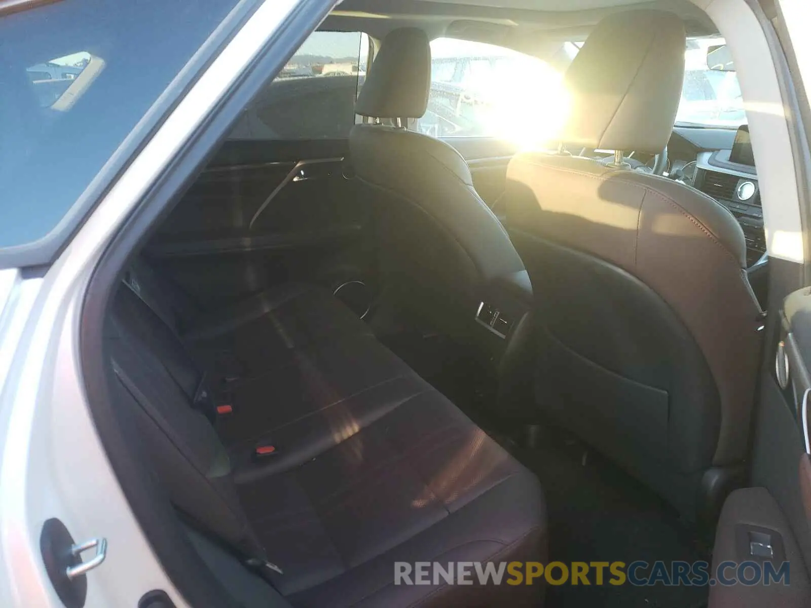 6 fotografías del automóvil dañado 2T2JZMAA5LC178839 LEXUS RX350 2020