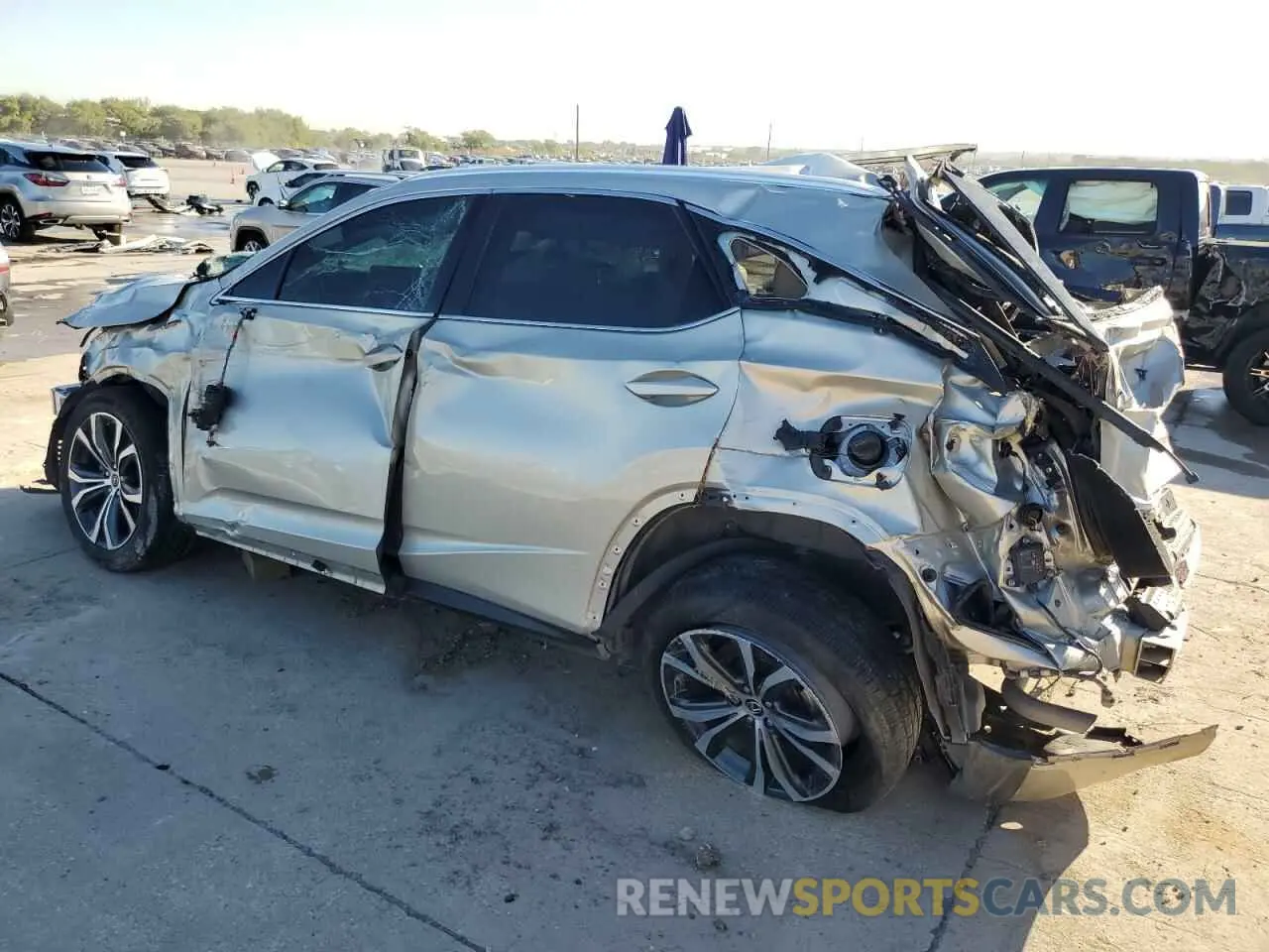 2 fotografías del automóvil dañado 2T2HZMAA7MC208634 LEXUS RX350 2021