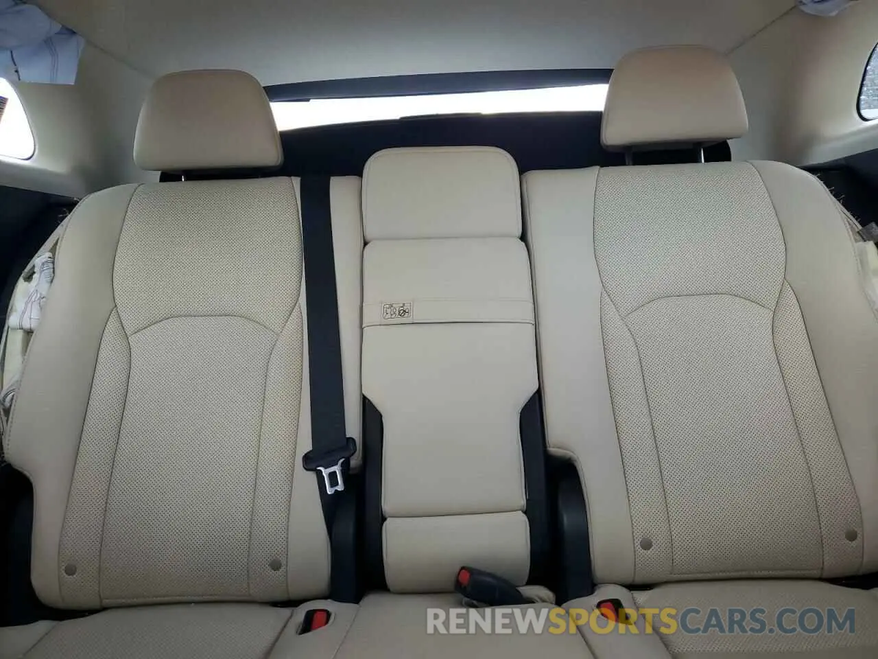 10 fotografías del automóvil dañado 2T2HZMAAXMC186340 LEXUS RX350 2021