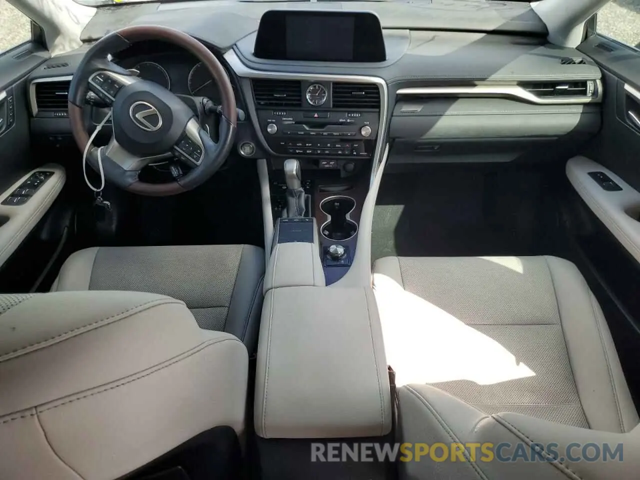 8 fotografías del automóvil dañado 2T2HZMAAXMC190243 LEXUS RX350 2021